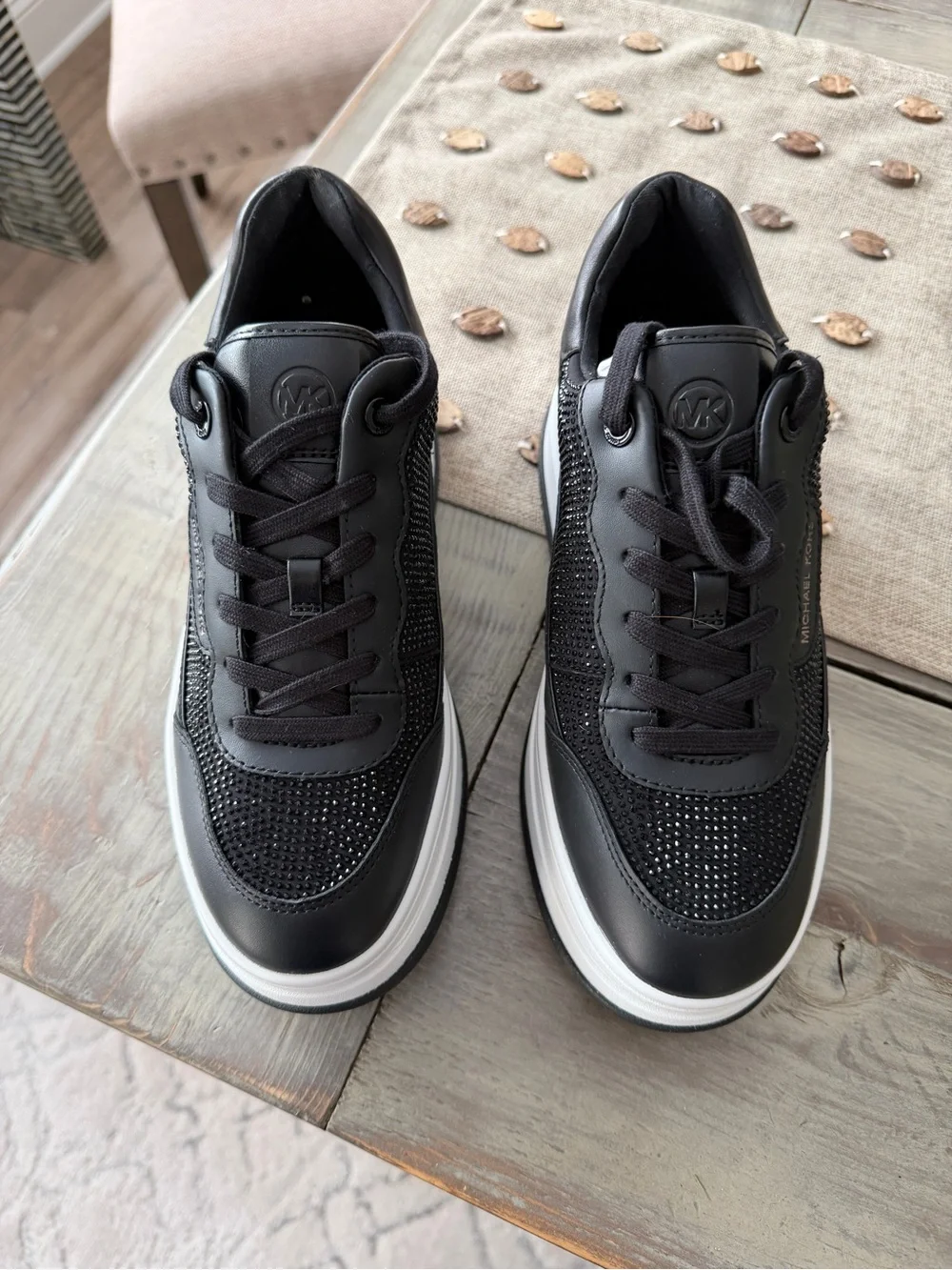 NWT MICHAEL KORS Hayes Embellished Leather Sneaker - Size 8.5